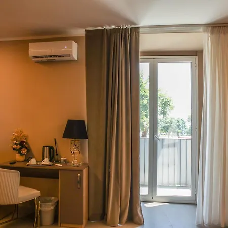 Suites&rooms Piazza Dei Martiri Couette-café Catane