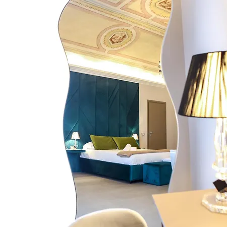 Suites&rooms Piazza Dei Martiri 住宿加早餐酒店 卡塔尼亚