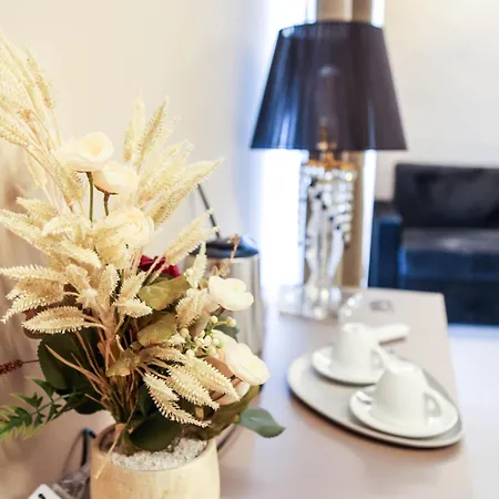 住宿加早餐酒店 Suites&rooms Piazza Dei Martiri 卡塔尼亚