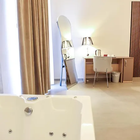 Suites&rooms Piazza Dei Martiri *