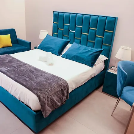 Suites&rooms Piazza Dei Martiri Bed & Breakfast