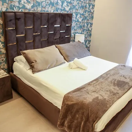 Suites&rooms Piazza Dei Martiri 4*