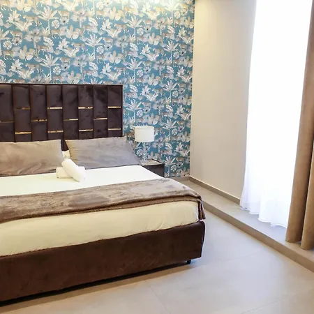 Suites&rooms Piazza Dei Martiri Bed & Breakfast
