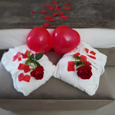 Suites&rooms Piazza Dei Martiri Bed & Breakfast