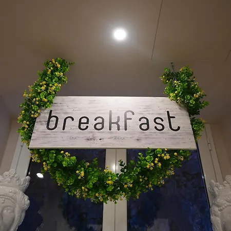 Suites&rooms Piazza Dei Martiri 住宿加早餐酒店 卡塔尼亚