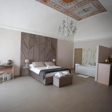 Suites&rooms Piazza Dei Martiri * Catania