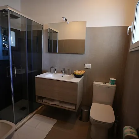 Suites&rooms Piazza Dei Martiri 住宿加早餐酒店