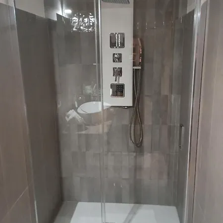 ベッド・アンド・ブレックファスト Suites&rooms Piazza Dei Martiri カターニア