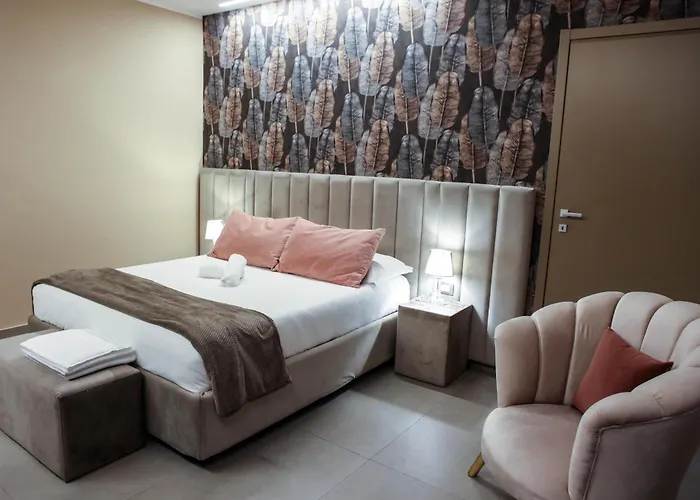 Suites&rooms Piazza Dei Martiri Bed & Breakfast