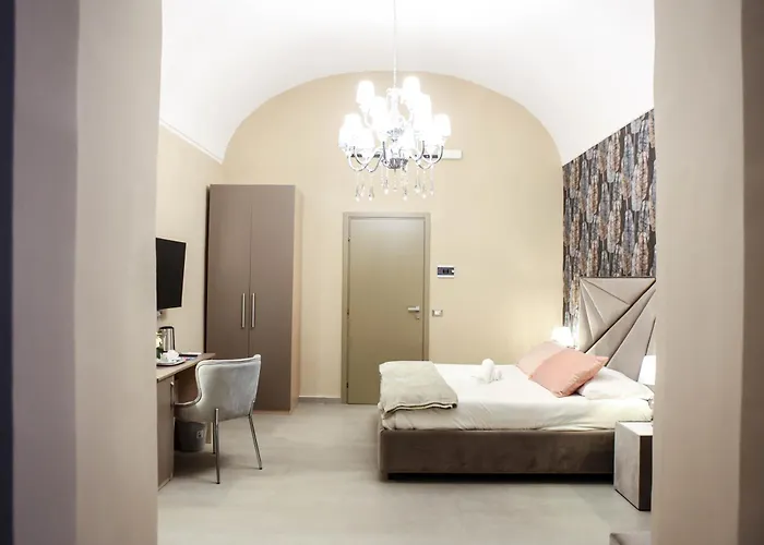 Suites&rooms Piazza Dei Martiri Bed & Breakfast 4*