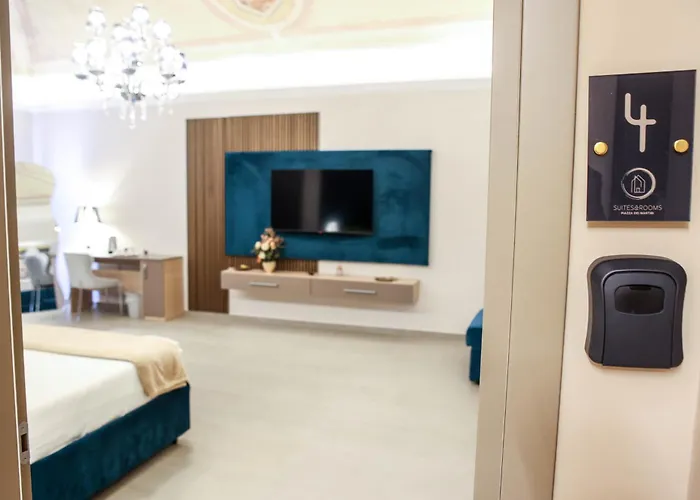 Bed & Breakfast Suites&rooms Piazza Dei Martiri 4*