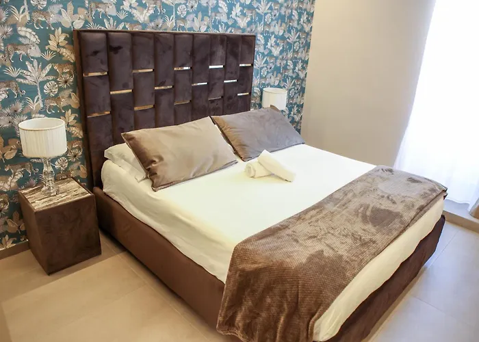 Suites&rooms Piazza Dei Martiri 4*