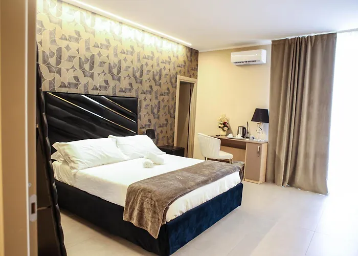 Bed & Breakfast Suites&rooms Piazza Dei Martiri 4*