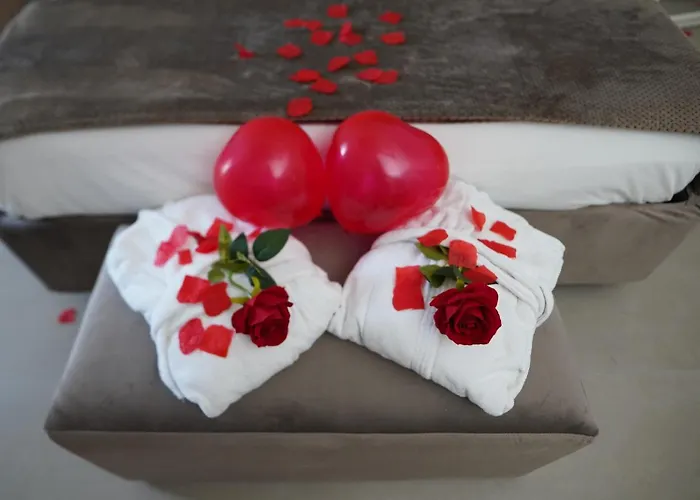 Suites&rooms Piazza Dei Martiri Bed & Breakfast