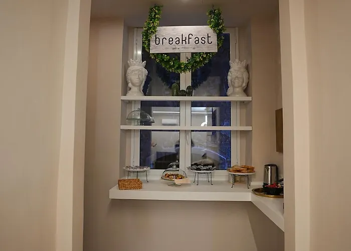 Suites&rooms Piazza Dei Martiri Bed & Breakfast 4*