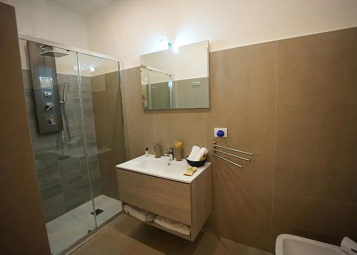 Suites&rooms Piazza Dei Martiri Bed & Breakfast